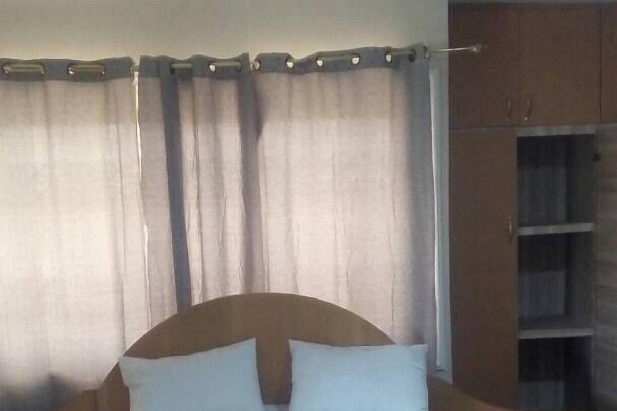 Individually furnished, desk, free WiFi, bed sheets