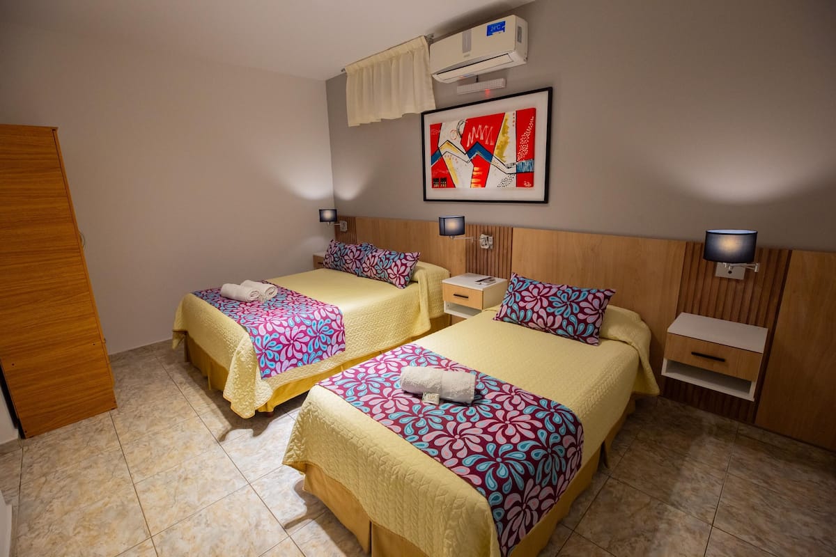 1 habitación, caja de seguridad en la habitación y insonorización