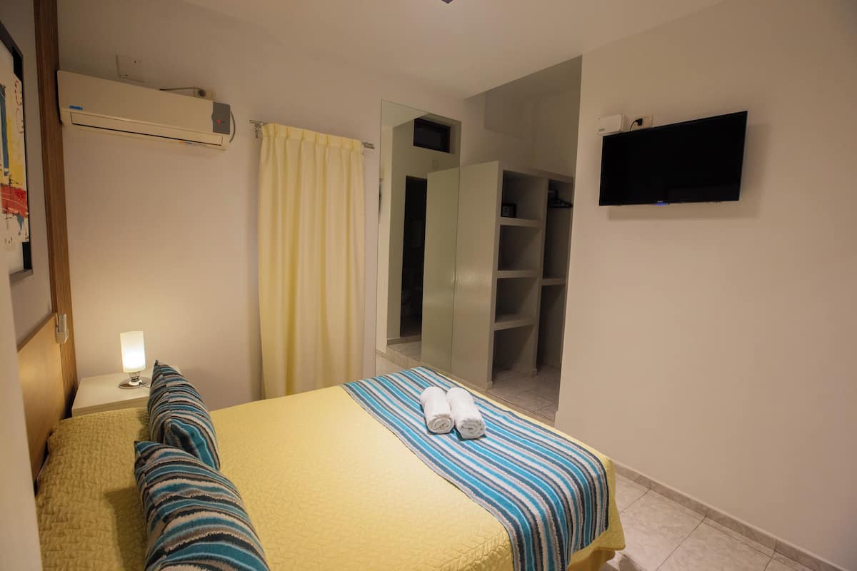 1 habitación, caja de seguridad en la habitación y insonorización