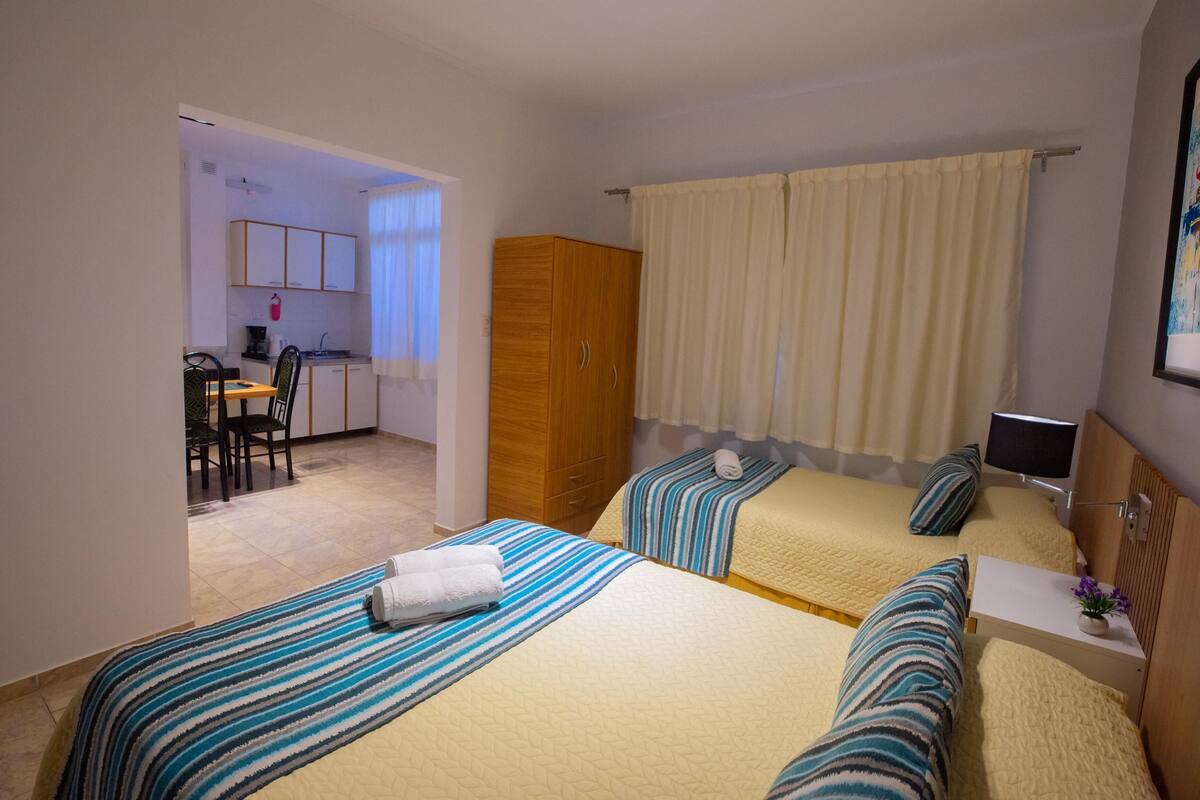 1 habitación, caja de seguridad en la habitación y insonorización