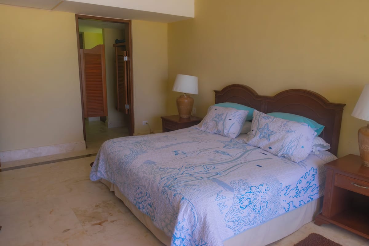 Lejlighed | Premium-sengetøj, dundyner, senge med topmadrasser