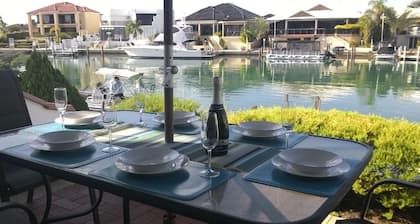 Mandurah Canal Ferienhaus mit eigenem Steg! Boote Krabben! Delphine!