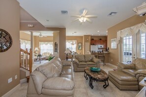 TV, stereo - Oasis Villa - Heated Pool and Spa near Disney! (Davenport)