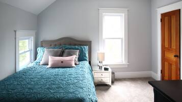 5 bedrooms, iron/ironing board, free WiFi, bed sheets