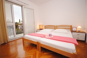 1 bedroom, iron/ironing board, free WiFi, bed sheets