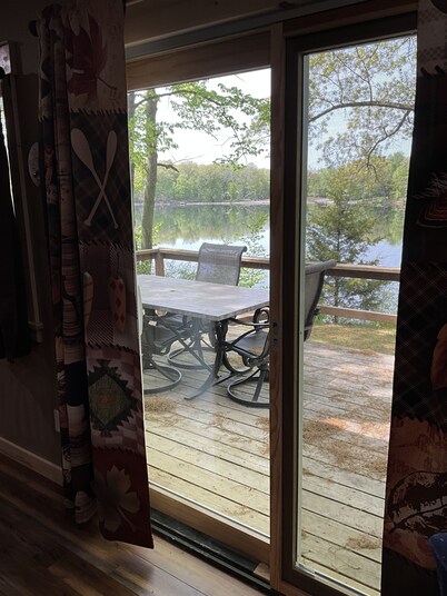 Quite Cottage on Private Lake w/Fishing Boat Included!