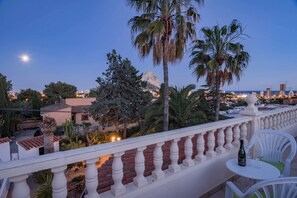 Property grounds - Well maintained charming villa**** near the sea Lots of privacy, separate studio (Calp)