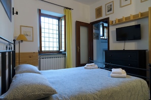 2 Schlafzimmer, Bügeleisen/Bügelbrett, Reisekinderbett, kostenloses WLAN