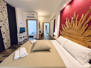 5 Schlafzimmer, Schreibtisch, schallisolierte Zimmer