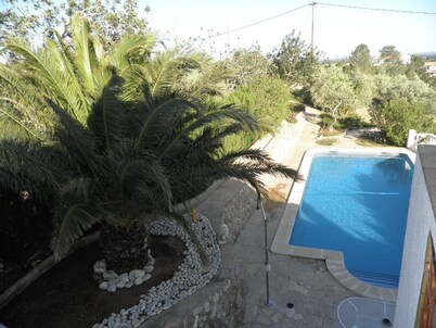 4 bedroom villa with pool in L'ampolla 2 km from the beach