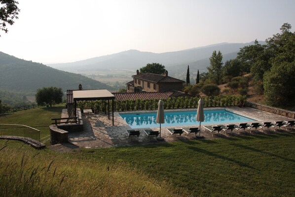 Piscine extérieure, piscine chauffée