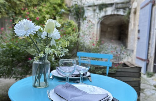 La Maison des Hautures, La Maison des Hautures: distinctive property near the amphitheater