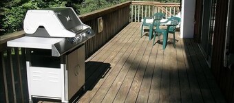 Killington Skiers/Snowmobilers/MountainBikers Dream with Outdoor Jacuzzi + Wi-Fi