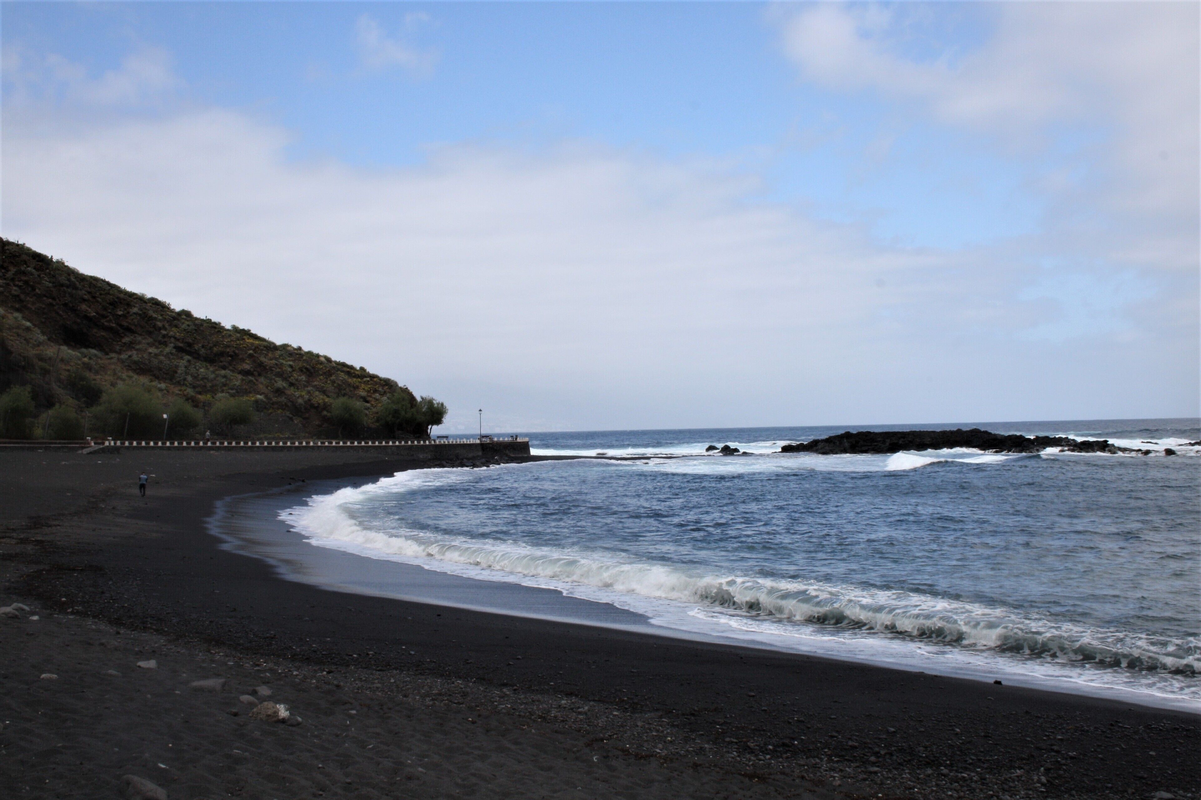 Ubicación cercana a la playa y toallas de playa