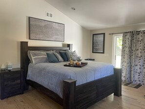 5 bedrooms, iron/ironing board, free WiFi, bed sheets