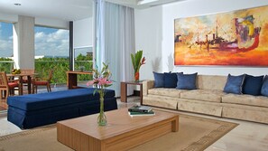 Una Smart TV, una chimenea, videojuegos, un reproductor de DVD