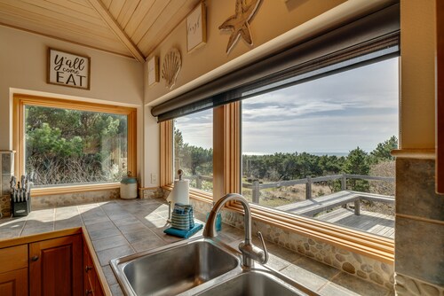 Bliss:~HotTub~A+OceanViews~Wildlife~FirePit~Cornhole~PingPong~Deck& Yard~DogOK~