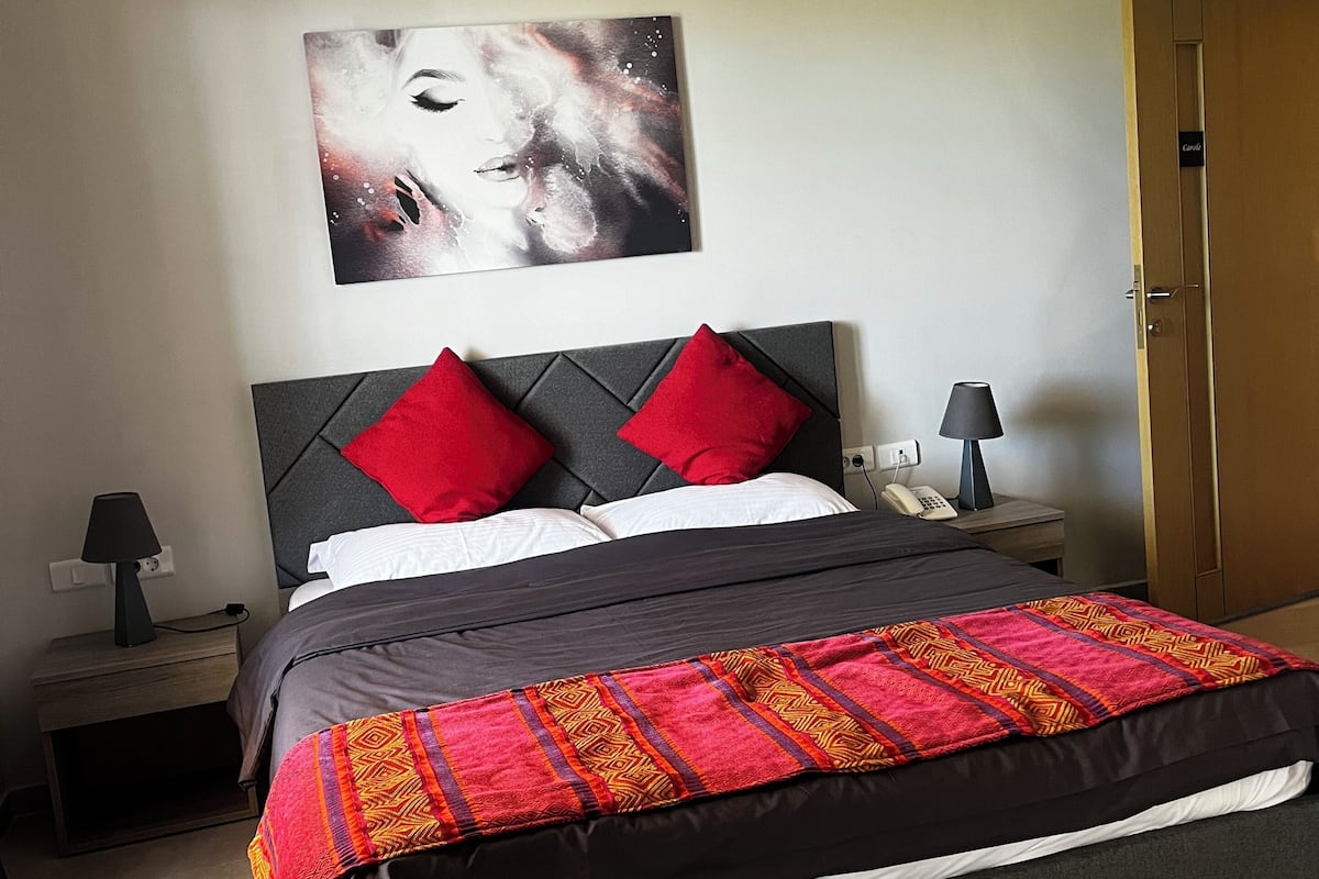 Phòng Superior, 1 giường cỡ queen, quang cảnh núi | Bộ trải giường bằng vải cotton Ai Cập, bộ đồ giường cao cấp