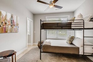 4 bedrooms, desk, iron/ironing board, WiFi