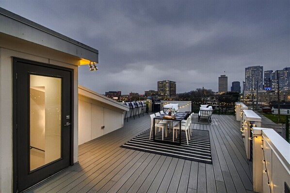 Outdoor dining