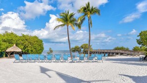Beach nearby, sun loungers, beach towels