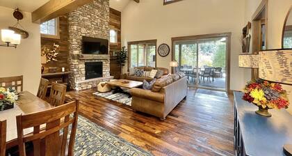 Suncadia Private Home Sleeps12, Fire Pit, Hot Tub, Pets, FreeBikes, 5StarReviews