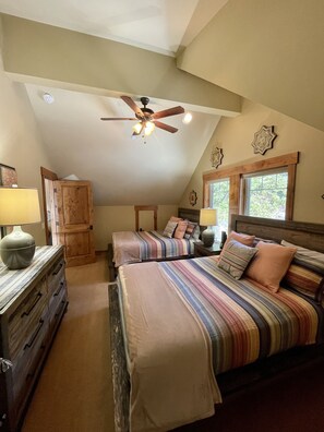 5 bedrooms, desk, iron/ironing board, travel cot