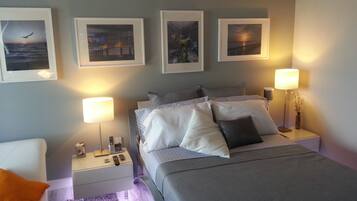 Iron/ironing board, WiFi, bed sheets, wheelchair access
