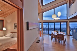 3 habitaciones, tabla de planchar con plancha y cuna de viaje