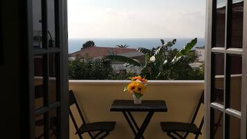 Deluxe Double Room, Balcony, Sea Facing | Balcony