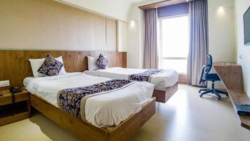 1 bedroom, individually decorated, individually furnished, desk