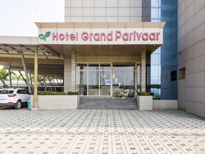 Exterior - Hotel Grand Parivaar (Igatpuri)