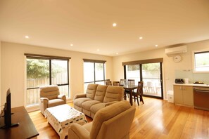Interior - Apollo Bay Seal Apartments (Marengo)