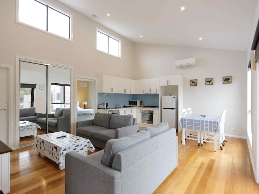 Sistema de insonorización, cunas y camas plegables/adicionales