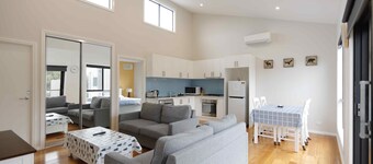 Apollo Bay Seal Apartments