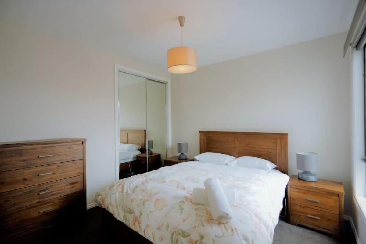 Soundproofing, cribs (surcharge), rollaway beds (surcharge), WiFi (free)