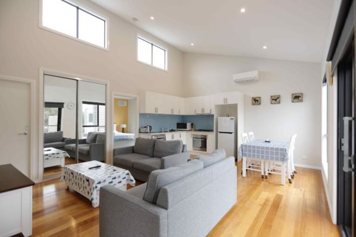 Deluxe One Bedroom Apartment
