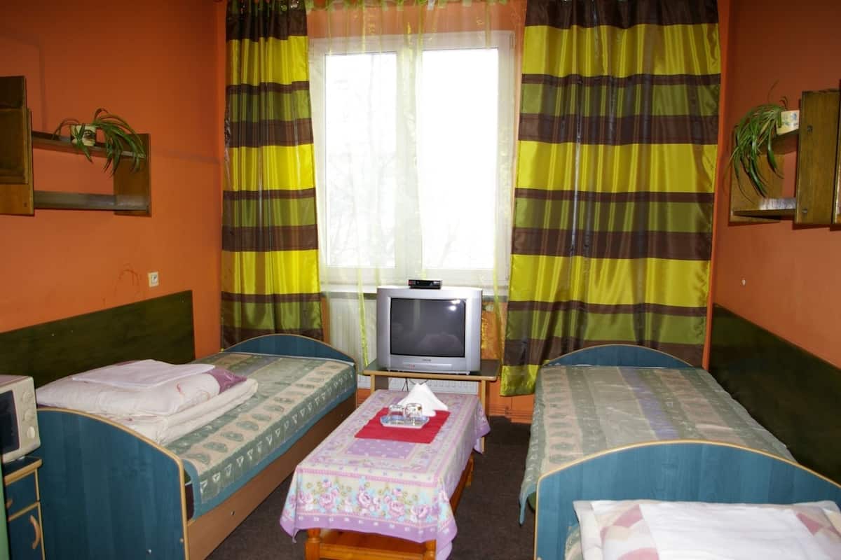 Free WiFi, bed sheets