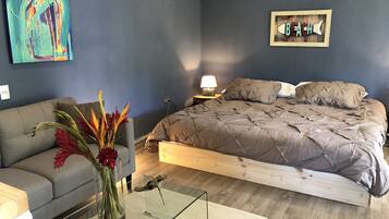 In-room safe, iron/ironing board, WiFi, bed sheets