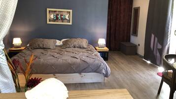 Coffres-forts dans les chambres, fer et planche Ă repasser, Wi-Fi