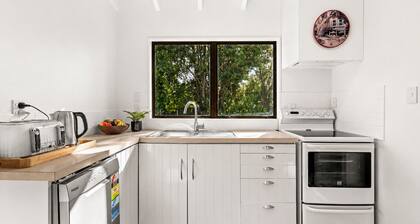 Village Apartment, just steps from shops, cafes, bars and restaurants