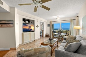 Televisión, reproductor de DVD y estéreo 