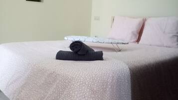 2 Schlafzimmer, Bügeleisen/Bügelbrett, Internetzugang, Bettwäsche