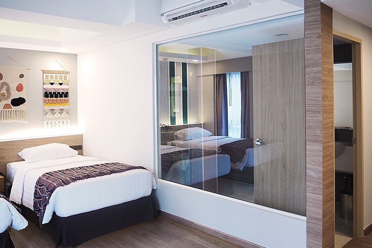 In-room safe, desk, free WiFi, bed sheets