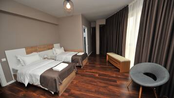 Chambre Supérieure avec lits jumeaux | Literie de qualité supérieure, coffres-forts dans les chambres