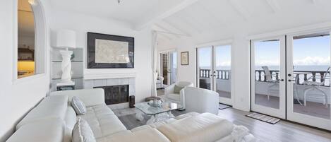 Televisión, chimenea