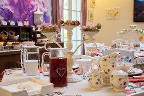 Desayuno completo incluido todos los días 