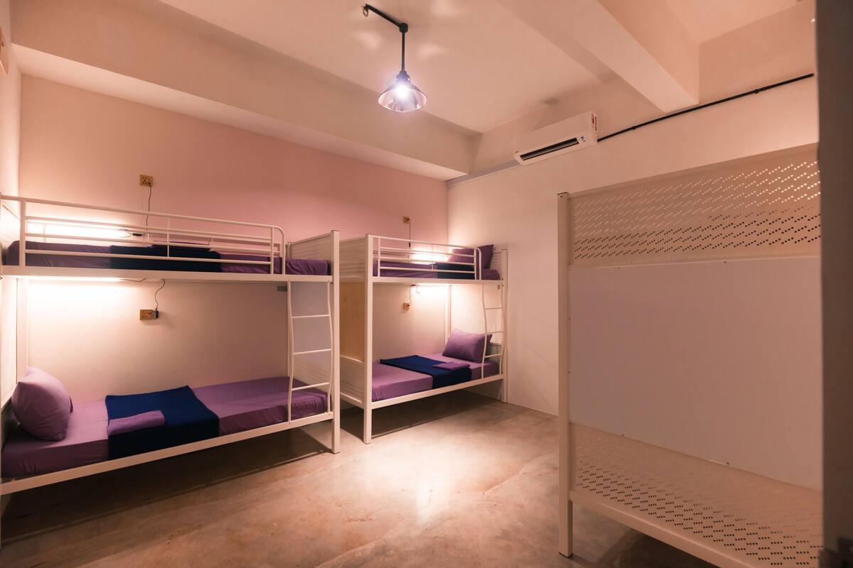 Premier Shared Dormitory, Women only