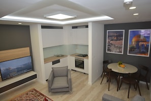 Apartment, 1 Bedroom | Private kitchen