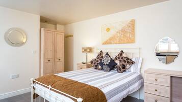 Fer et planche à repasser, Wi-Fi gratuit, draps fournis